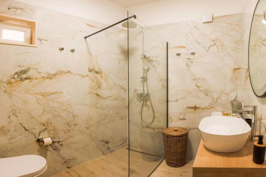 Luksuzni Apartman Ribica U Samom Centru Grada スプリト エクステリア 写真